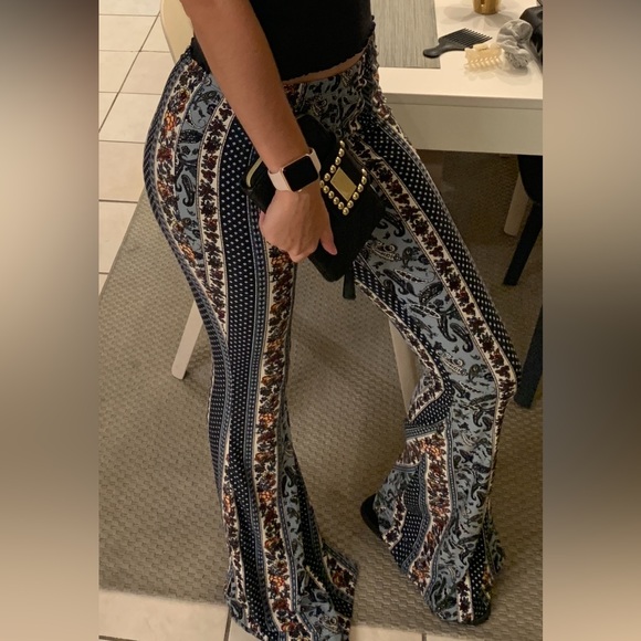 Flared Patterned Pants - Picture 4 of 4